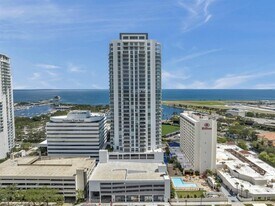 301 1st St S in St. Petersburg, FL - Building Photo