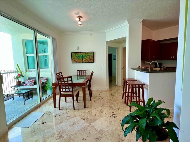 9172 Collins Ave in Surfside, FL - Building Photo - Building Photo