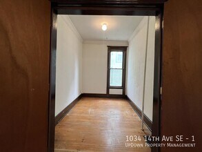 1034 14th Ave SE in Minneapolis, MN - Building Photo - Building Photo