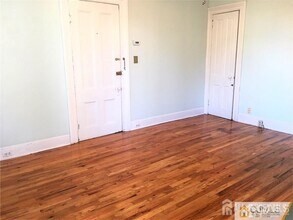 207 Woodbridge Ave in Metuchen, NJ - Building Photo - Building Photo