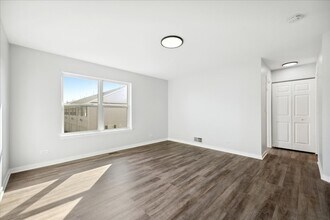 2435 Georgetown Cir in Aurora, IL - Building Photo - Building Photo