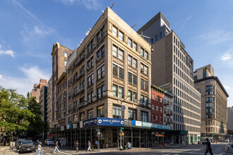 64 W 15th St in New York, NY - Building Photo - Primary Photo