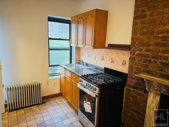 ESSEX STREET in New York, NY - Building Photo - Building Photo