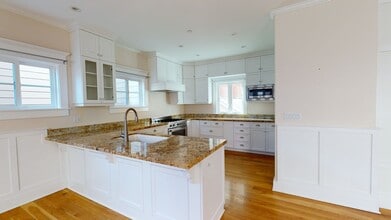 429 F Ave in Coronado, CA - Building Photo - Building Photo