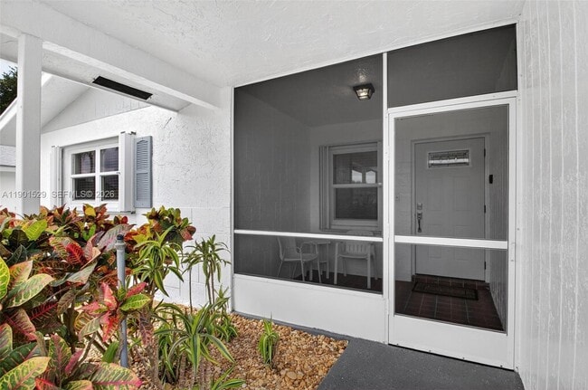 3810 Rowena Cir in West Palm Beach, FL - Building Photo - Building Photo