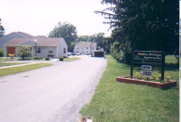 Oatka Village in Warsaw, NY - Foto de edificio