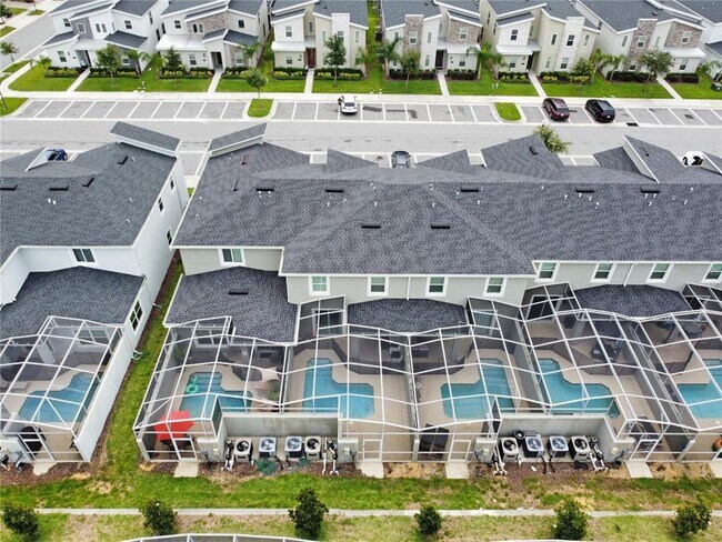 1208 Challenge Dr in Davenport, FL - Foto de edificio - Building Photo