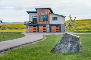 2119 Wintercrest Dr in Kalispell, MT - Building Photo