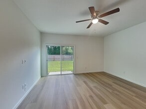 654 Holly Lks Dr in Orange Park, FL - Building Photo - Building Photo