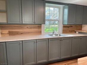 355 Elm St in Long Hill, NJ - Building Photo - Building Photo