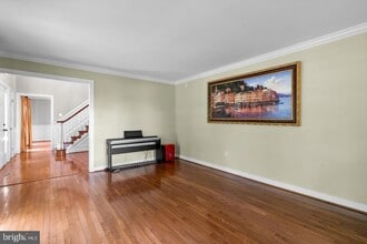 4556 Minuteman Dr in Rockville, MD - Foto de edificio - Building Photo