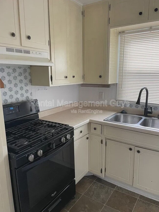 property at 1219 Oxford St