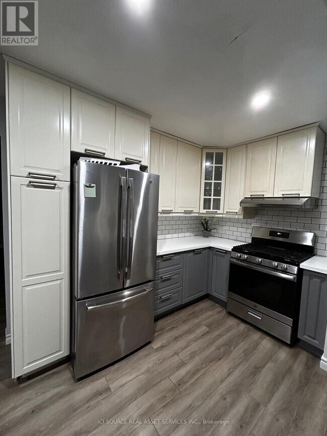 6 Park Ave in St Catharines, ON - Building Photo - Building Photo