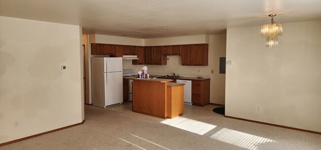 1330 S Skyline Dr - C in Moses Lake, WA - Building Photo - Building Photo