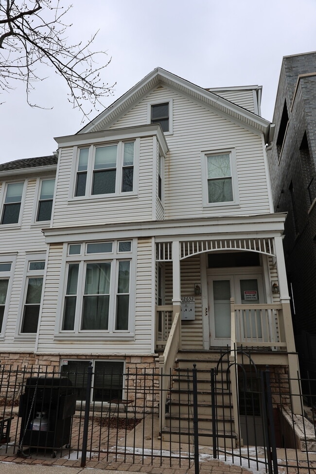 property at 2652 N Wilton Ave