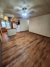 1518 11th St in Charleston, IL - Building Photo - Building Photo