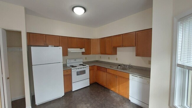 49 Cedar St in Boston, MA - Building Photo - Building Photo