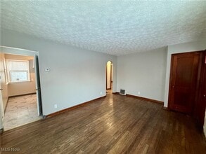 912 E Archwood Ave in Akron, OH - Building Photo - Building Photo