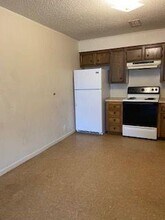 1250 Elm St-Unit -E in Abilene, TX - Foto de edificio - Building Photo