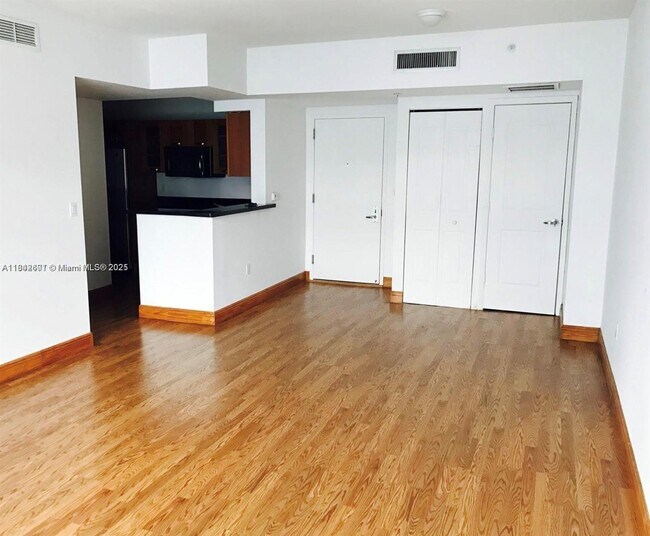 186 SE 12th Terrace in Miami, FL - Building Photo - Building Photo