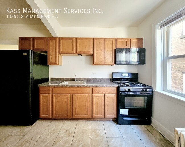 1336.5 S Austin Blvd-Unit -A in Chicago, IL - Building Photo - Building Photo