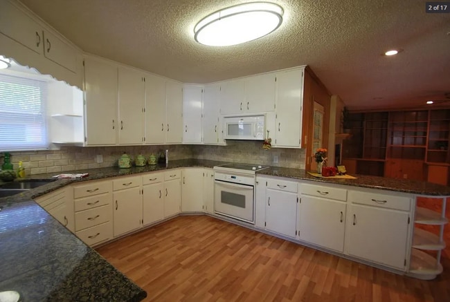 2120 Belmont Dr in Tyler, TX - Building Photo - Building Photo