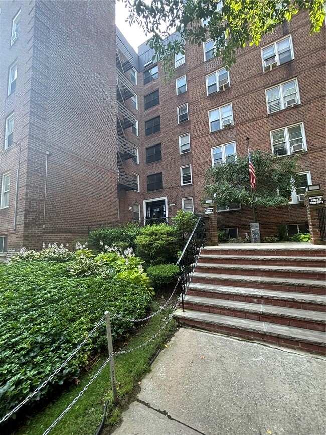 120-120-85 85th St in New York, NY - Building Photo - Building Photo