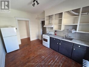 1266 Yonge St in Toronto, ON - Building Photo - Building Photo