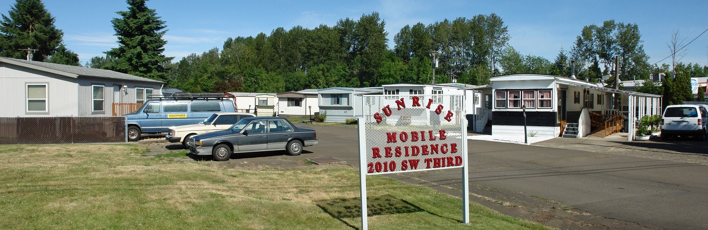 Sunrise Mobile Residence in Corvallis, OR - Building Photo