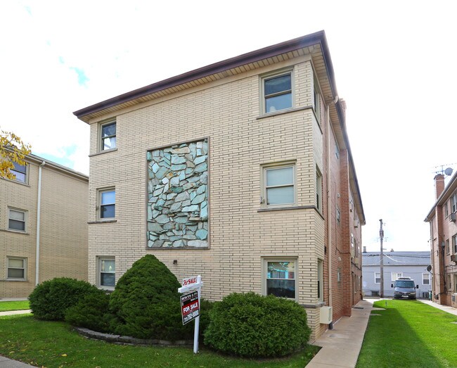 6019 W Diversey Ave in Chicago, IL - Building Photo - Building Photo