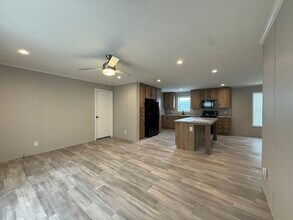 29811 W Essex Ct in New Baltimore, MI - Building Photo - Building Photo