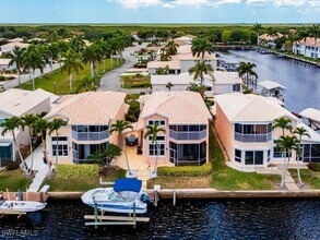 172 Eveningstar Cay in Naples, FL - Building Photo - Building Photo