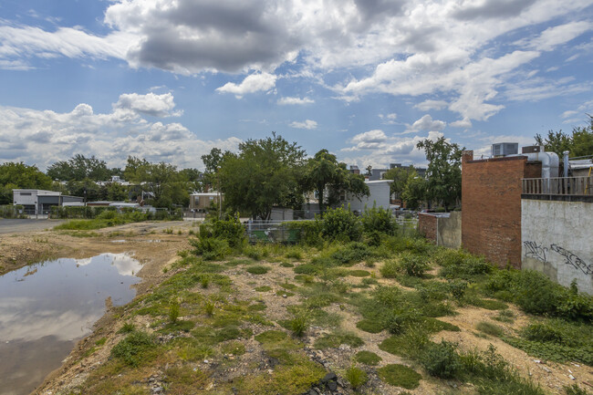 1611 Benning Rd NE in Washington, DC - Building Photo - Building Photo