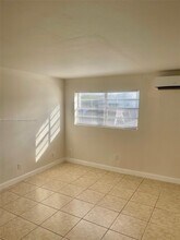 11625 Canal Dr in Miami, FL - Building Photo - Building Photo