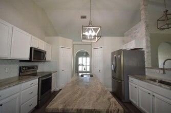 241 Pine Shadow Ln in Auburndale, FL - Building Photo - Building Photo