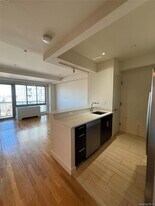 42-35 Main St in Queens, NY - Building Photo