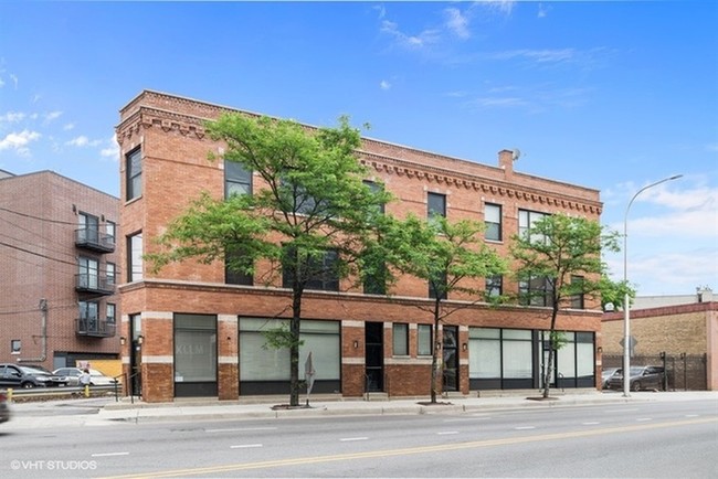 2355 N Damen Ave in Chicago, IL - Building Photo - Building Photo