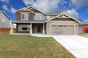 4311 St Paul Ln in Pasco, WA - Building Photo