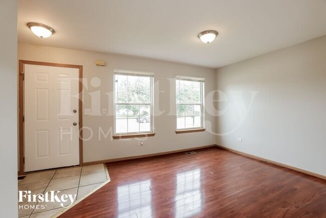 7010 Paradise Cir in Plainfield, IL - Building Photo - Building Photo