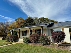 931 Old Bugaboo Springs Rd in Jonesborough, TN - Building Photo - Building Photo