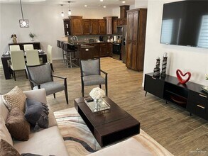 5112 W Expy 83 in McAllen, TX - Building Photo - Building Photo