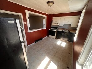 4 Broad St, Unit 3 in Beaver Meadows, PA - Building Photo - Building Photo