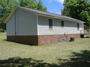 619 Johns Creek Rd in Hodges, SC - Building Photo - Building Photo