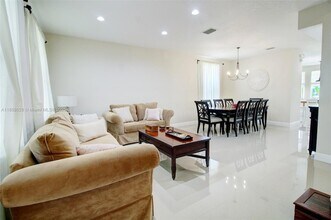 1610 Sandpiper Cir in Weston, FL - Building Photo - Building Photo