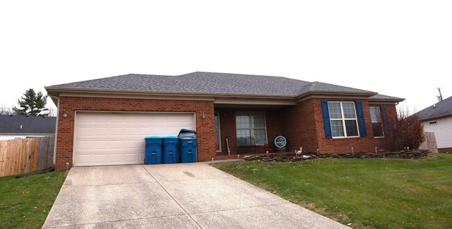 1023 Rueland Dr in Lawrenceburg, KY - Foto de edificio - Building Photo
