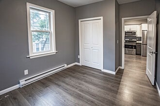 100 W Broad St in Paulsboro, NJ - Building Photo - Building Photo