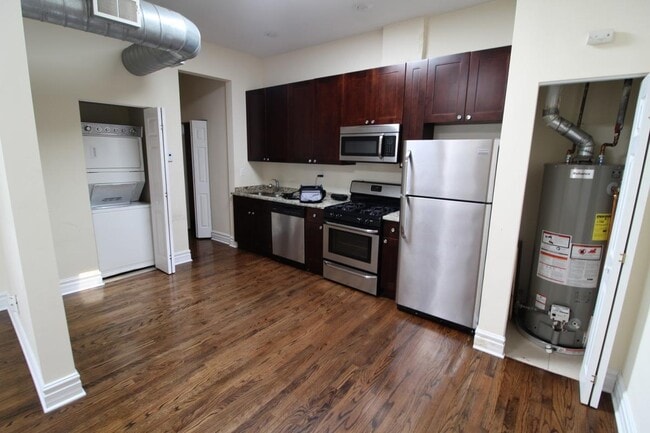 1034 N Ashland Ave in Chicago, IL - Building Photo - Building Photo