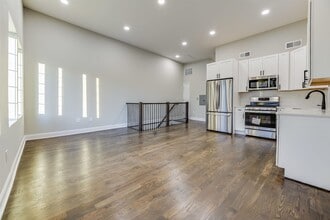 172 Mallory Ave in Jersey City, NJ - Building Photo - Building Photo