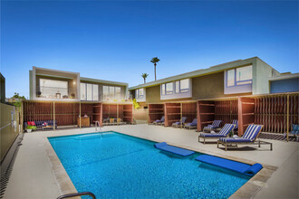 803 N Palm Canyon Dr in Palm Springs, CA - Building Photo - Building Photo