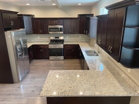 2562 W Cripple Creek Dr in Flagstaff, AZ - Building Photo